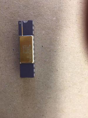 AD767SD/883B DAC 1-CH Direction du courant 12 bits 24 broches SBCDIP